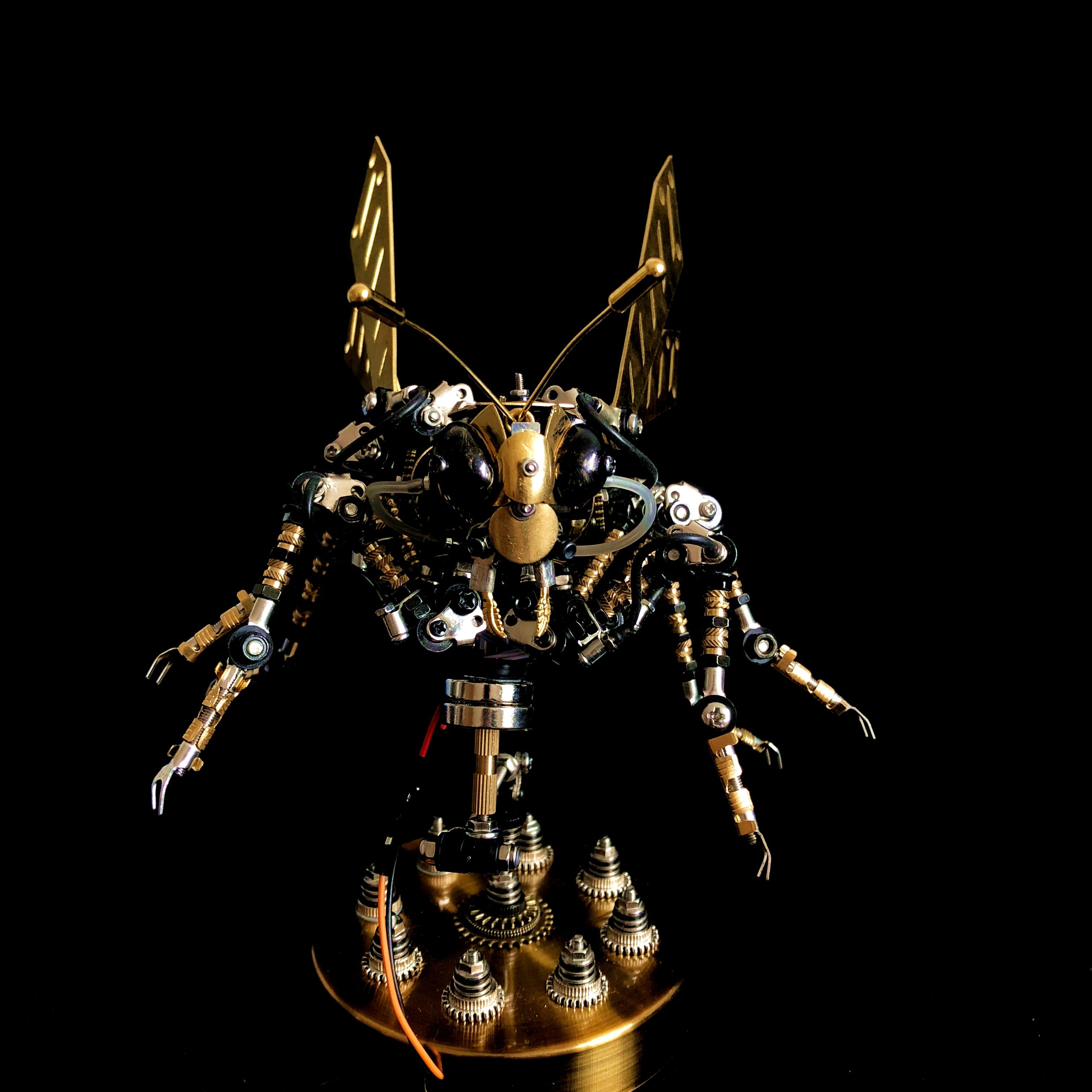 Avispa Mecánica Metal 3D