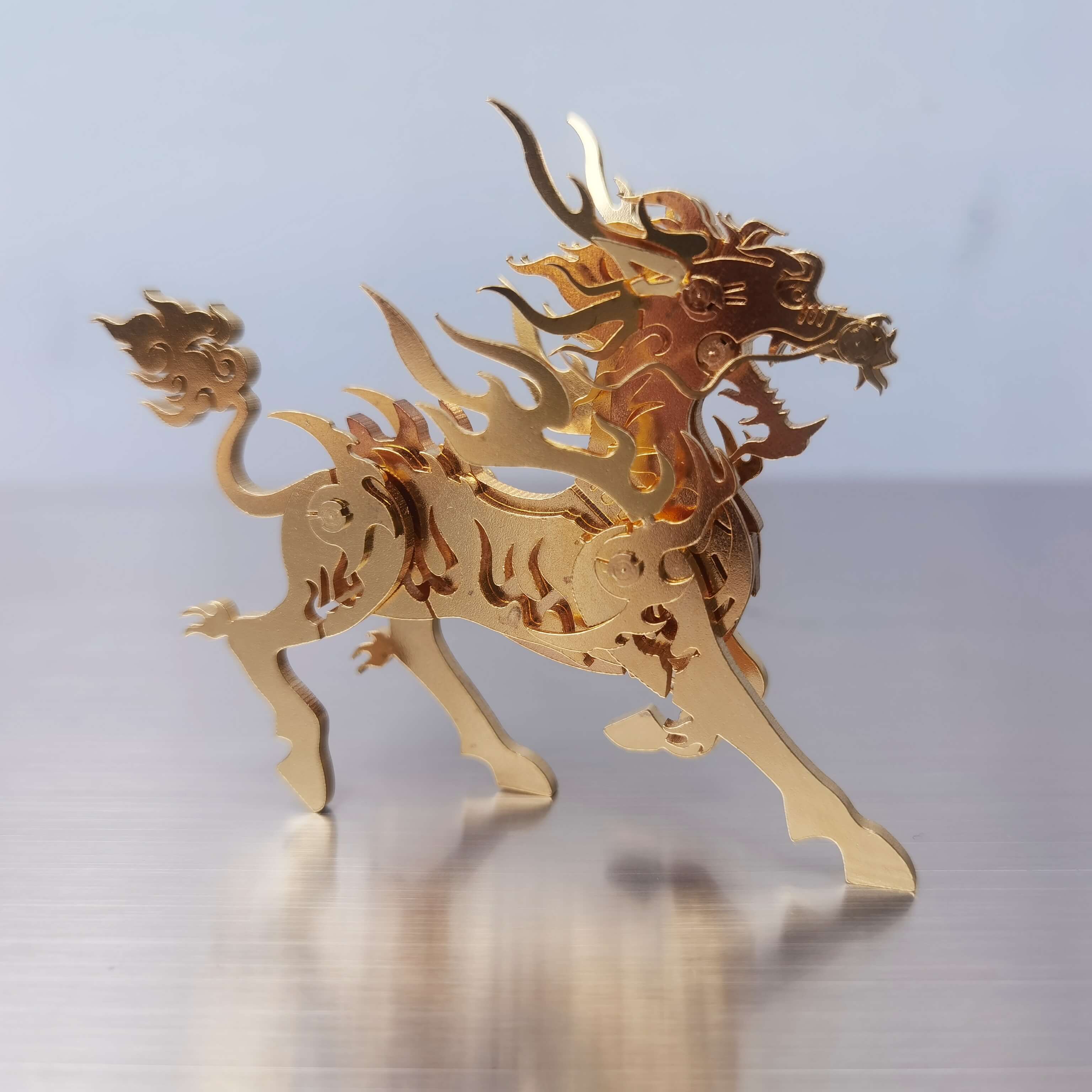 Pack 5 Figuras Doradas Metal 3D