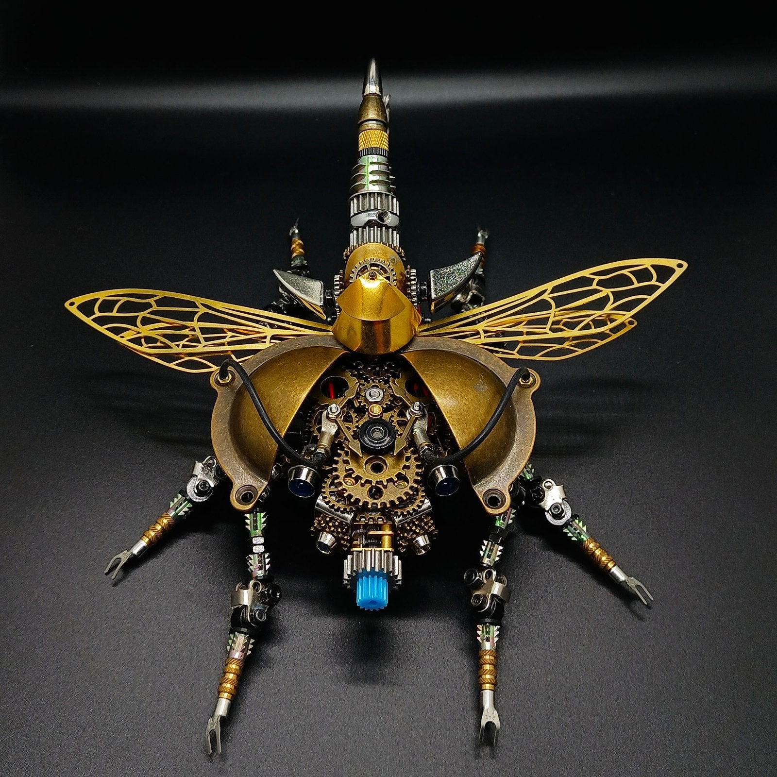 Escarabajo de Guerra Steampunk Metal 3D con Luz