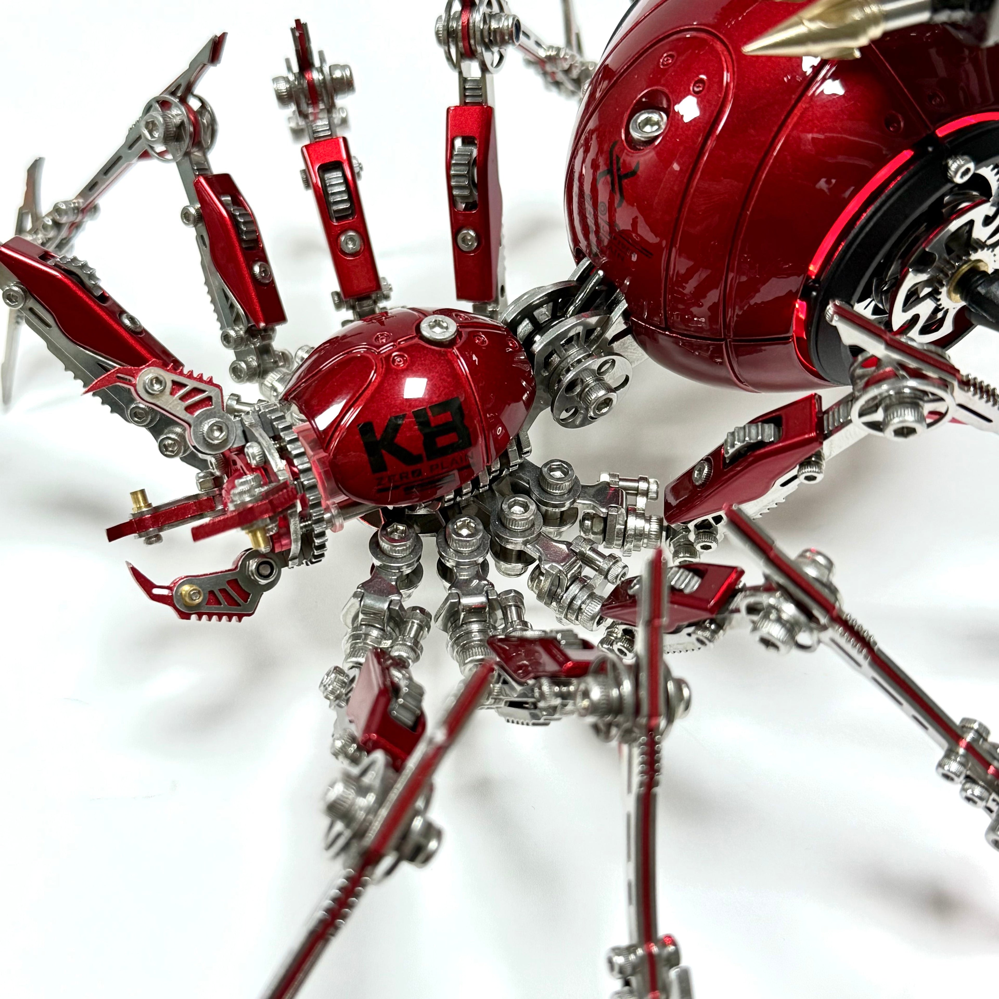 Araña Roja Mecánica Steampunk Metal 3D con Armas