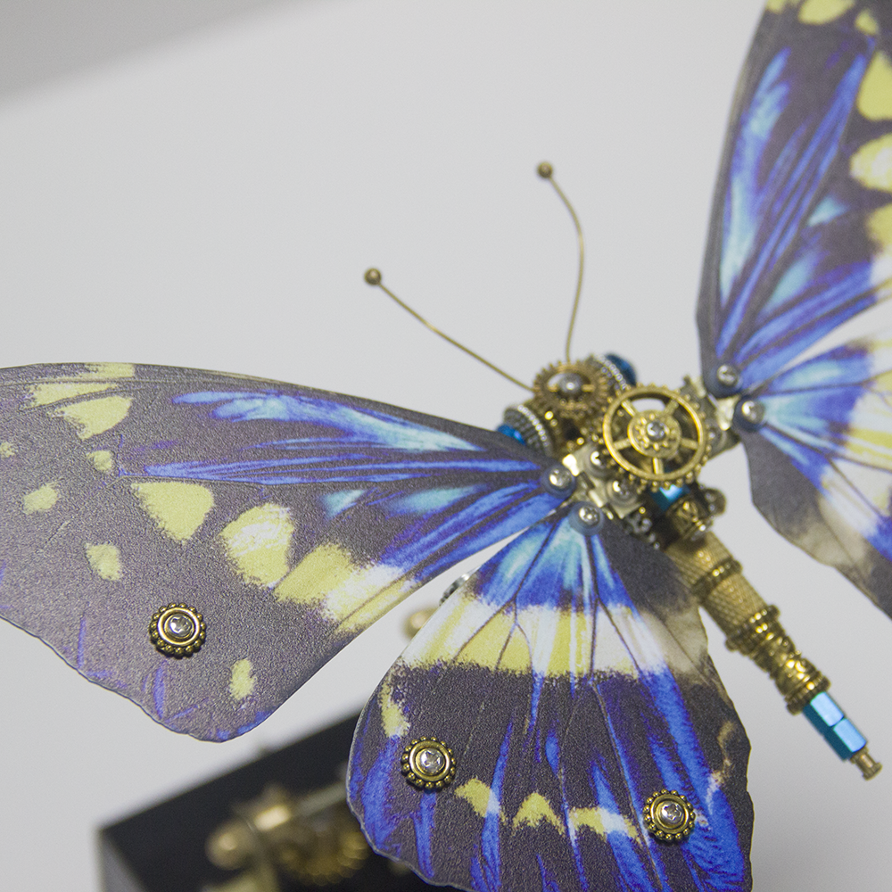 Mariposa Diosa de la Luz Steampunk Metal 3D con Caja Musical