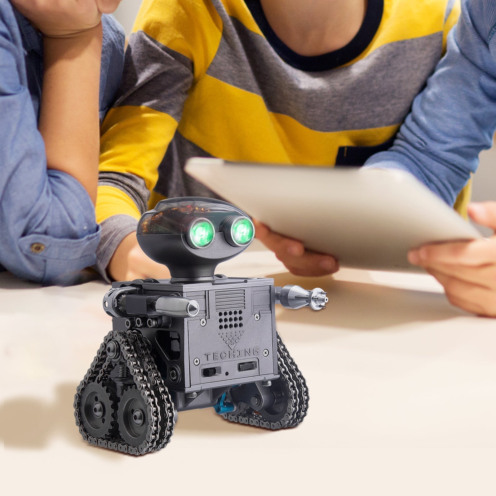 Robot Oruga RC con Altavoz Bluetooth Metal