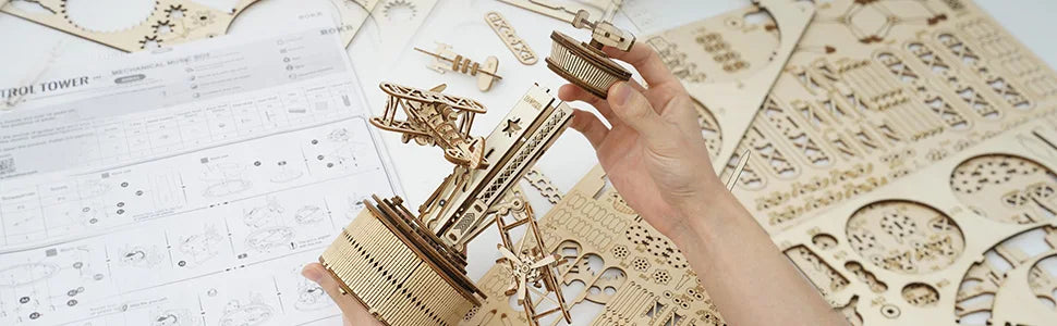 Robotime Roker-rompecabezas de madera 3D para adultos, Kit de modelo de caja Musical DIY para construir un Kit de construcción de autoensamblaje, torre de Control de avión