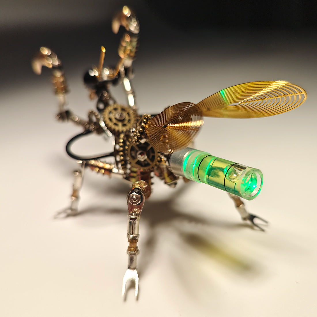 Mantis Steampunk Metal 3D con Luces 300 piezas