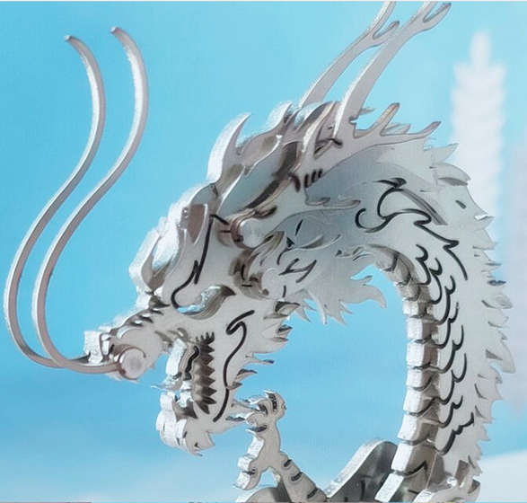 Dragón en la Montaña Metal 3D