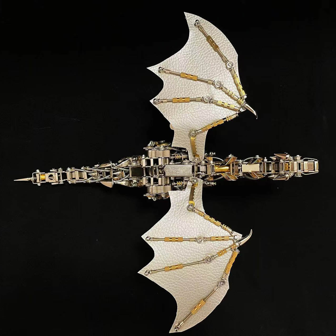 Dragón Volador Mecánico Metal 3D con Base