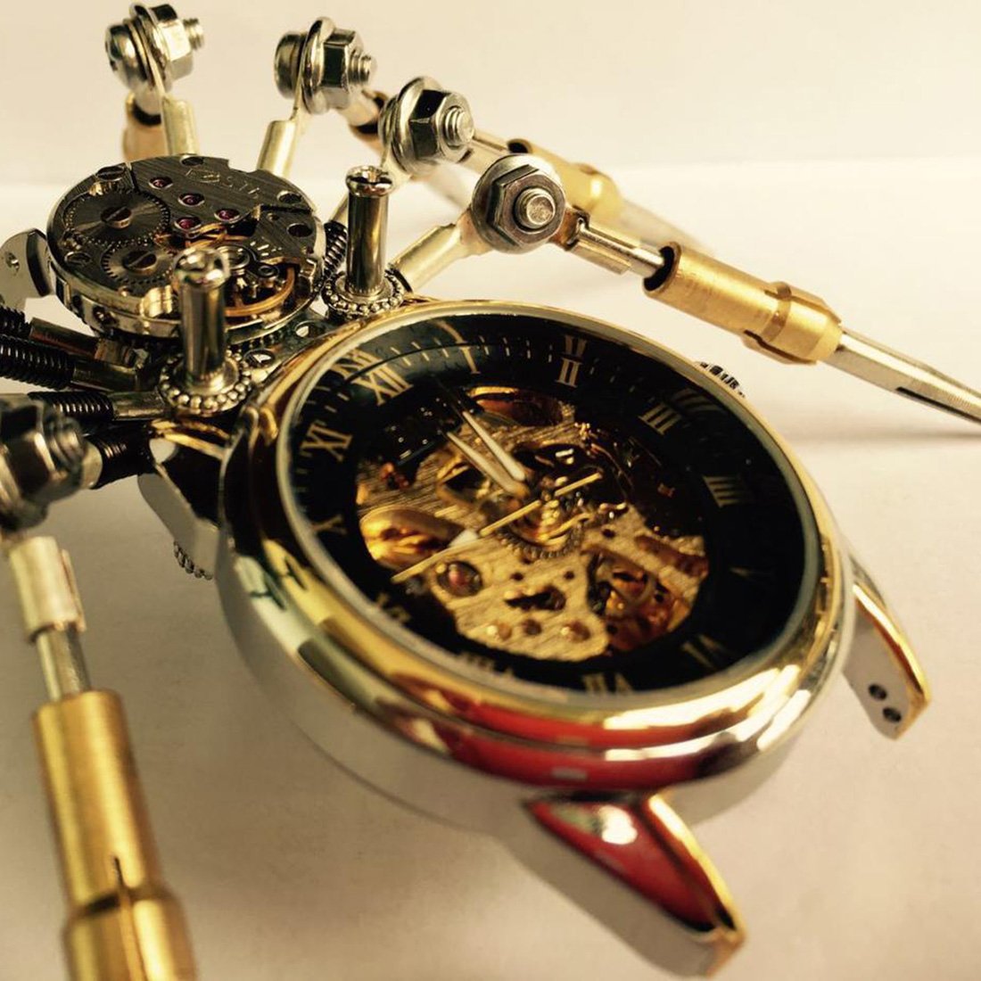 Araña Mecánica con Reloj Steampunk Metal 3D